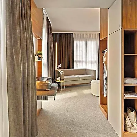 Hey Lou Hotel 3*