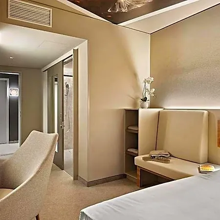 Hey Lou Hotel