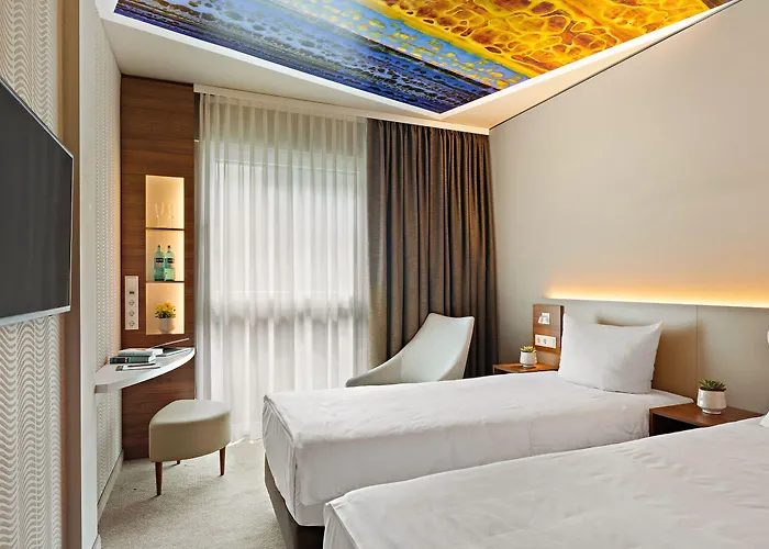 Styles Monheim Hotel 3*